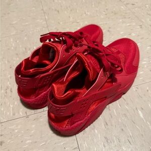 Air Huarache in Red Men’s size 9